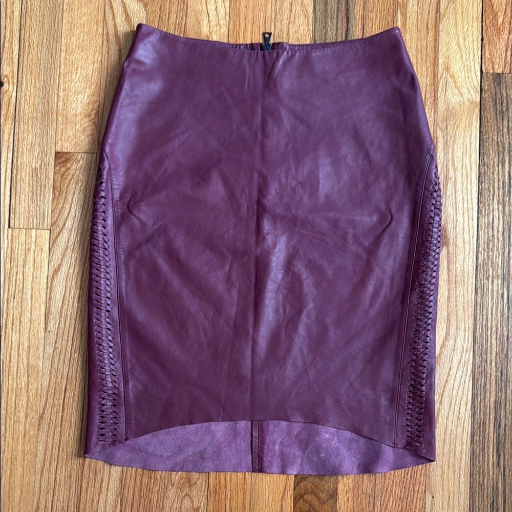 Chic Maroon Leather Pencil Skirt
